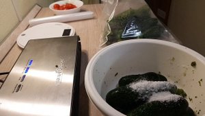 Малосольные огурцы в вакуумных пакетах.  Дополнительный доход в ваш бюджет.