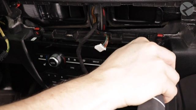 How to Remove BMW F15 X5 Series Dashboard Trim смотреть онлайн