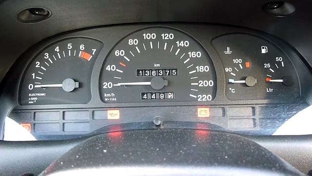 Opel Astra 1.6 16V cold start - dashboard - HD 720p смотреть онлайн