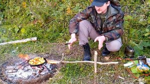 Жарю картошку на приспособе для сковородки.