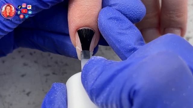 Трещина на ногте / Коррекция клюющих ногтей смотреть онлайн