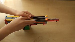 Стреляющий MAC 10 из LEGO