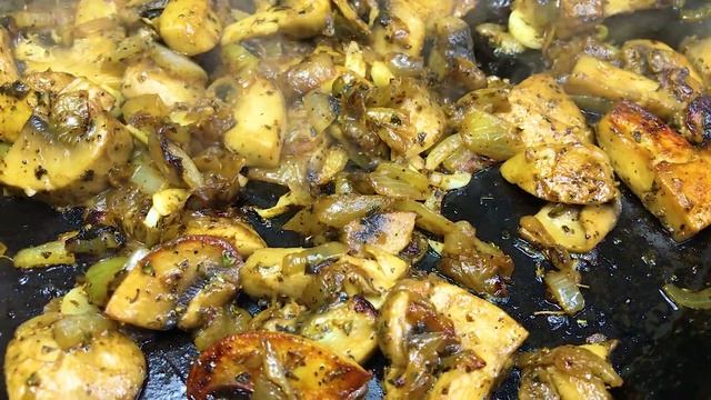САМЫЙ БЫСТРЫЙ И ПРОСТОЙ РЕЦЕПТ ЖАРЕННОЙ КАРТОШКИ С ГРИБАМИ! ПРОСТОЙ И ВКУСНЫЙ УЖИН ДЛЯ ВСЕЙ СЕМЬИ!