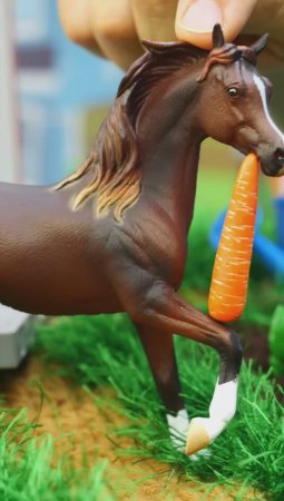 🐴🐎#Лошадки съели морковку!🥕🥕 Игрушечные #фигурки #длядетей collecta! #животные #игрушки #шортс