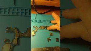 Samsung S10 plus SM-G975F/DS не включается часть 1