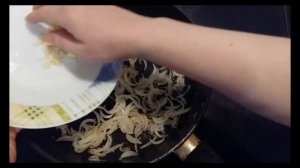 Куриные бедрышки с черносливом в овощном соусе. Безумно вкусно!