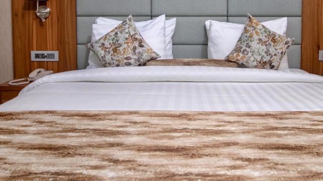 ? Jacob's Garden Hotel Review 2022. Dubai, United Arab Emirates смотреть онлайн