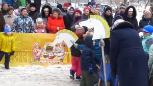 Игра для детей — На лошадке - за блином! (Масленичные игры)