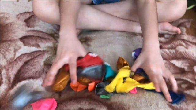 Учимся и играем вместе с шариками. Детские песенки. Дети играют. смотреть онлайн