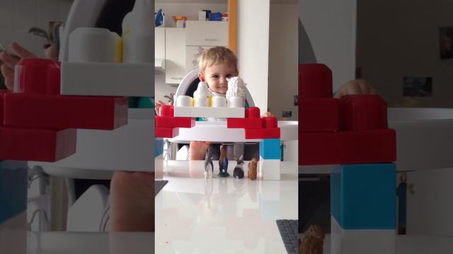 Сказка для ребенка с использованием фигурок животных