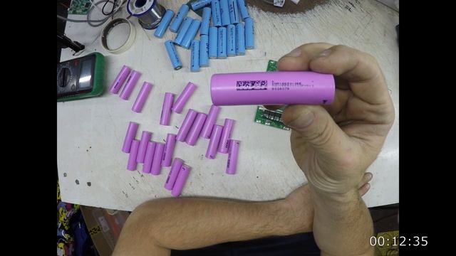 Объясню почему нет смысла в ремонте аккумулятора. собираю новый 5.2Ah. смотреть онлайн