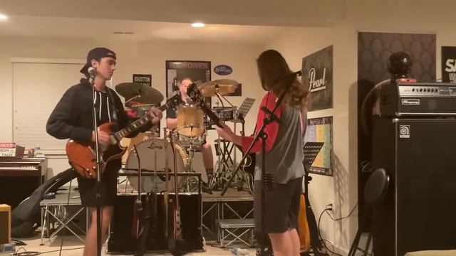 Bow Legged Woman смотреть онлайн