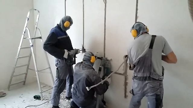 Штробление стен под электропроводку