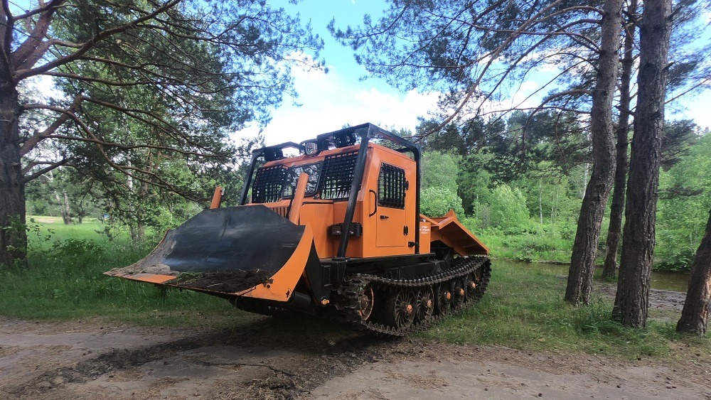МГ4 трелевочный трактор skidding tractor