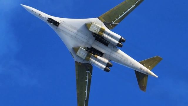 Генерал-майор объяснил схожесть российского стратега Ту-160 и американского cамолета B-1B смотреть онлайн