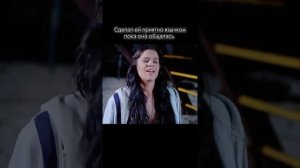 Сделал ей приятно язычком пока она общались #кино #киномоменты #фильмы