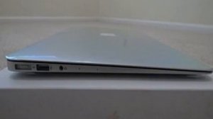 Apple MacBook Air 13 3 Inch Laptop MD760LLB 1 4 GHz Intel