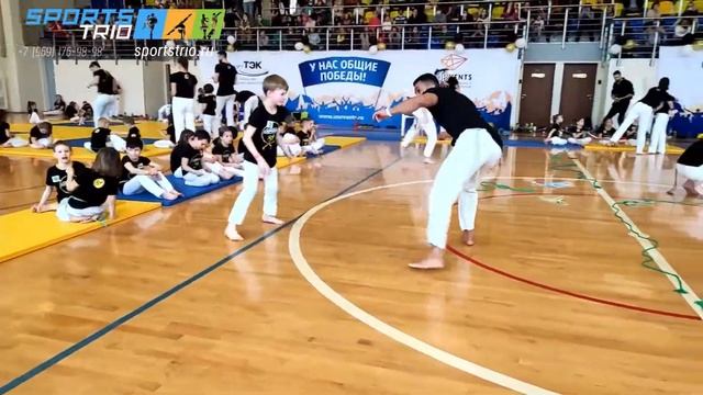 Капоэйра в Спортс трио смотреть онлайн