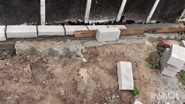 И снова стройка. Кладëм стены. 5.06.2021 год. смотреть онлайн