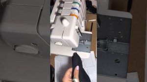 Merrylock 007:широкая плоская строчка на интерлоке