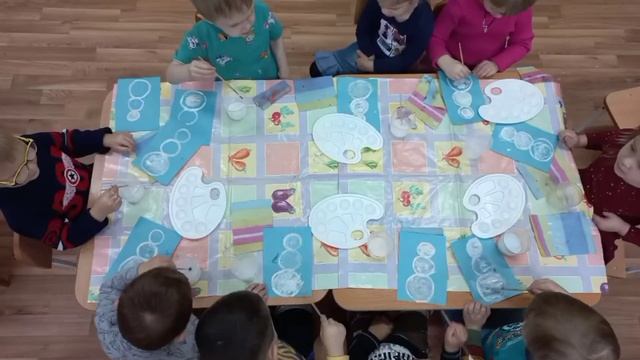 Рисование "Веселые снеговики" в младшей группе №10 "Капельки" смотреть онлайн