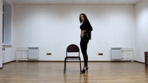 Стрип-пластика: связка №2, танец со стулом.