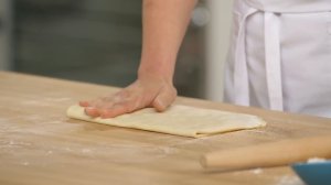 Professional Baker Teaches You How To Make CINNAMON TWISTS!