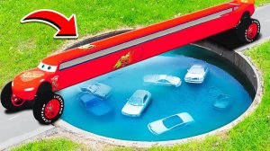 ПРОЕХАЛ ГЛУБОКУЮ ЯМУ С ВОДОЙ НА САМОМ ДЛИННОМ ЛИМУЗИНЕ МОНСТР МОЛНИЯ МАКВИН  ГТА 5 МОДЫ МУРКА