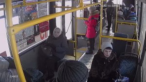 Видео конфликта в автобусе № 13 из которого "высадили" школьницу