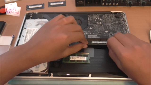 วิธีอัพเกรด แรม Macbook pro mid2012 จาก 4GB เป็น 16GB (ภาษาไทย) смотреть онлайн