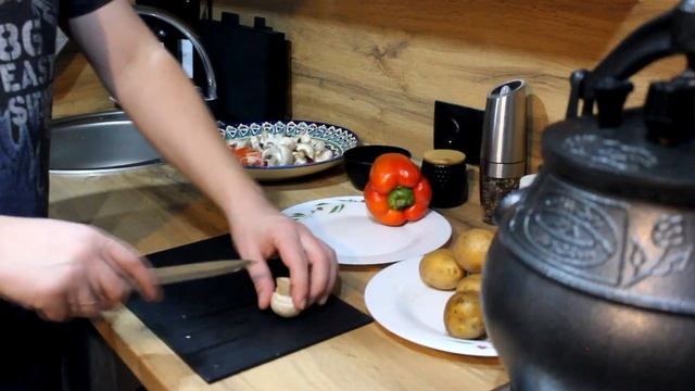 Рулька в афганском казане | в томатном соке #рулька #афганскийказан смотреть онлайн