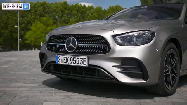 Mercedes E-Class Sedan Hybrid (2021) E300e 4MATIC AMG Line _ Interior and Exterior