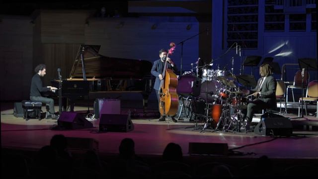 Emmet Cohen Trio на фестивале "Триумф джаза" 12 марта 2021 смотреть онлайн