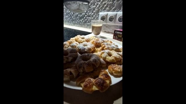 Слойки с Яблоками из Готового Слоеного Теста ? Как Приготовить Вкуснейшие Слойки с Яблоками. смотреть онлайн