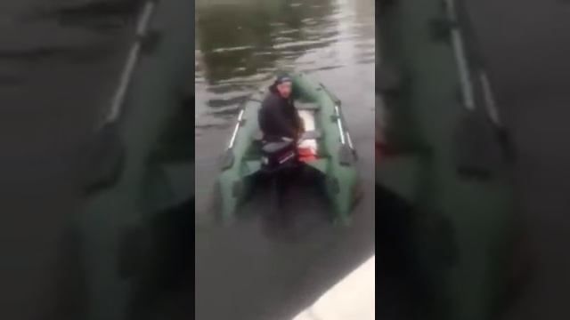 Первый выезд на лодке! Ржал до слёз! смотреть онлайн