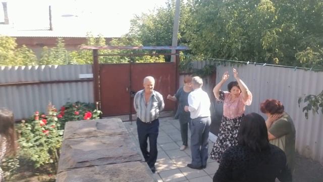 Дойка первотелки в день свадьбы Часть2 смотреть онлайн