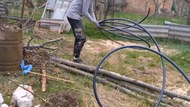 Бурение скважины, часть 3. Ураа! У нас есть вода! смотреть онлайн