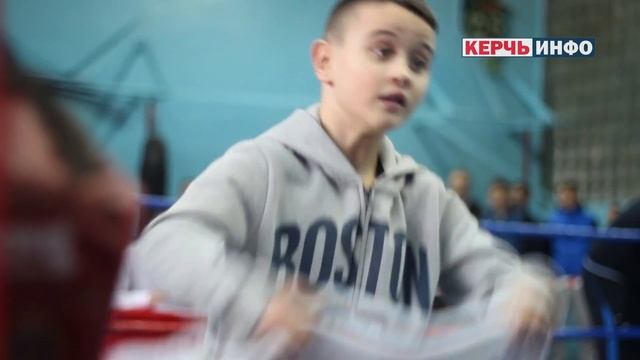 В Керчи прошел турнир по боксу, посвященный Дню защитника Отечества смотреть онлайн