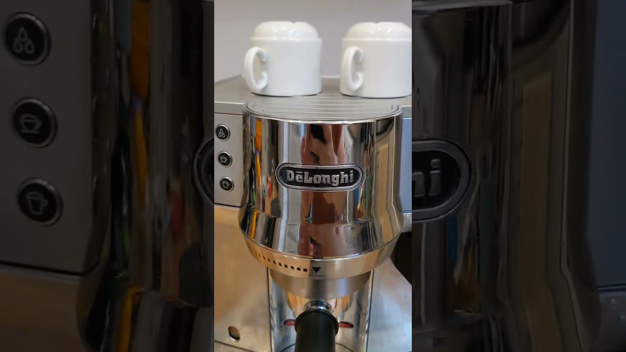 Рожковая кофемашина DELONGHI EC850, демонстрация возможностей и работы смотреть онлайн