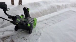 Снегоуборщик Greenworks GD82ST аккумуляторный 82 Вольта . Первый старт.