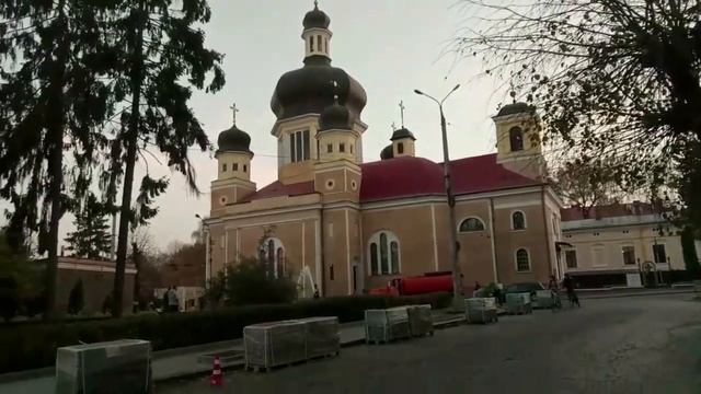 Черновцы: евреи, церкви и конструктивизм