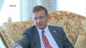 РАМЗАН КАДЫРОВ ВСТРЕТИЛСЯ С ГЛАВОЙ РОСАВТОДОР.mp4