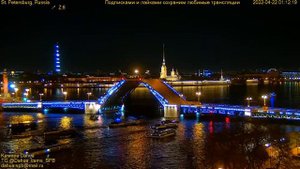 Самый знаменитый мост Санкт-Петербурга - разводка Дворцового моста на реке Неве