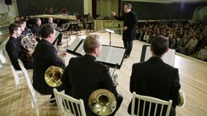 Хор Валторн имени В. Буяновского. Дирижер - Сергей Поляничко