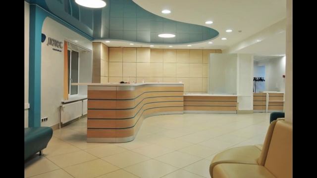 Общественные интерьеры: спортзал и фойе медицинского центра