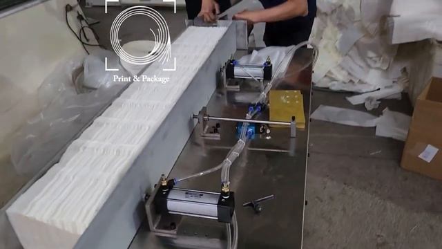 Полуавтоматическая машина для упаковки салфеток смотреть онлайн