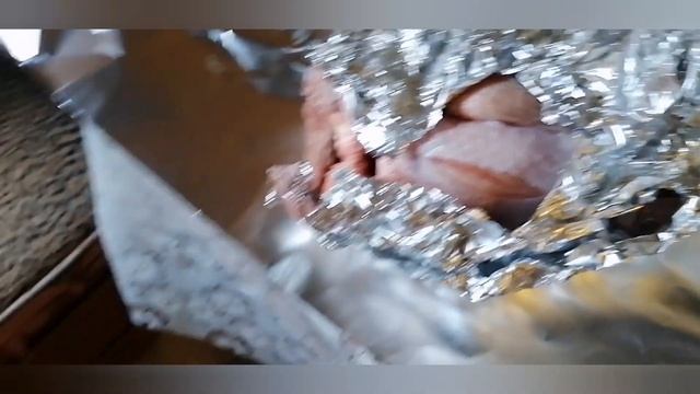 Курица горячего копчения в фольге.