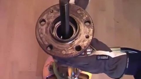 Замена подшипника заднего колеса Peugeot Boxer Citroen Jumper Fiat Ducato 1091 15