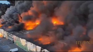 Торговый центр в Варшаве охватил гигантский пожар: «Пожар в ТЦ «Марывильская, 44» в столице Польши