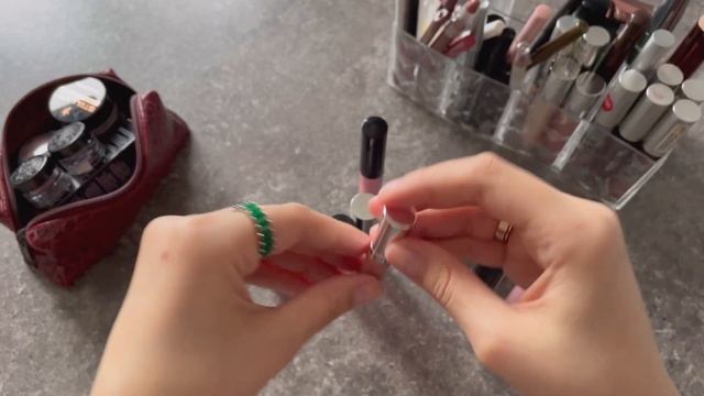 ВСЯ МОЯ ДЕКОРАТИВНАЯ КОСМЕТИКА смотреть онлайн